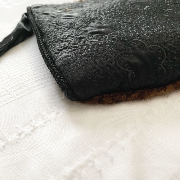 VINTAGE HAND CRAFTED BROWN FUR BLACK EMBROIDERED MUFF HAND WARMER POUCH - OS - Picture 5 of 9